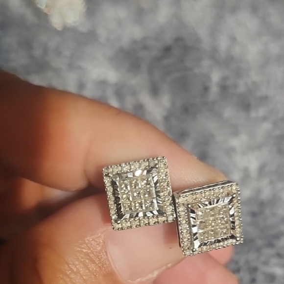 Elegant 14k 1ct. Stud Earrings